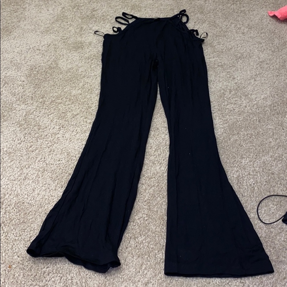 Silky pants!! They show off the waist!!